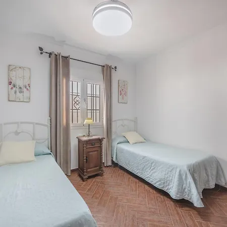 Holiday home Casa Familiar La Lobita 1 *