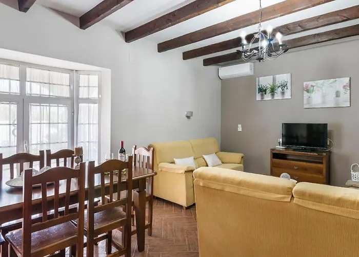 Casa Familiar La Lobita 1